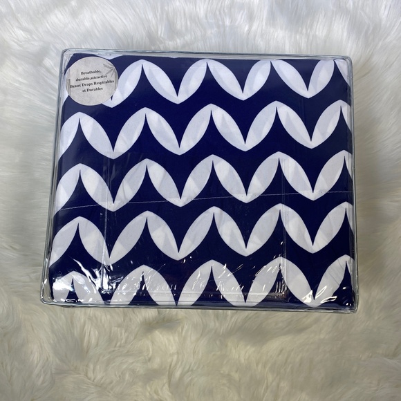 ✨SOLD-OUT✨King 4pc Navy Wave Bedsheets - Picture 2 of 5